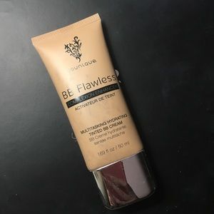 Younique BB Flawless BB cream